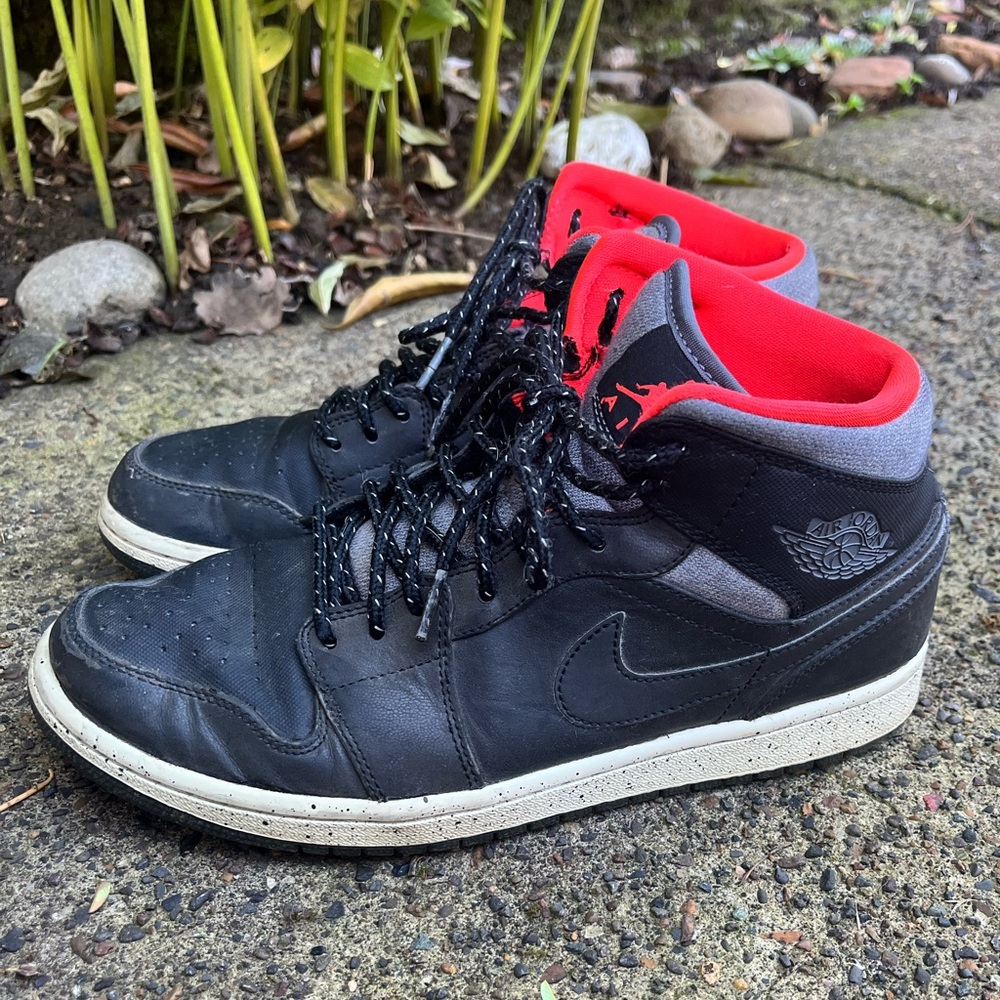 Jordan 1 Mid Court Basketball Shoes